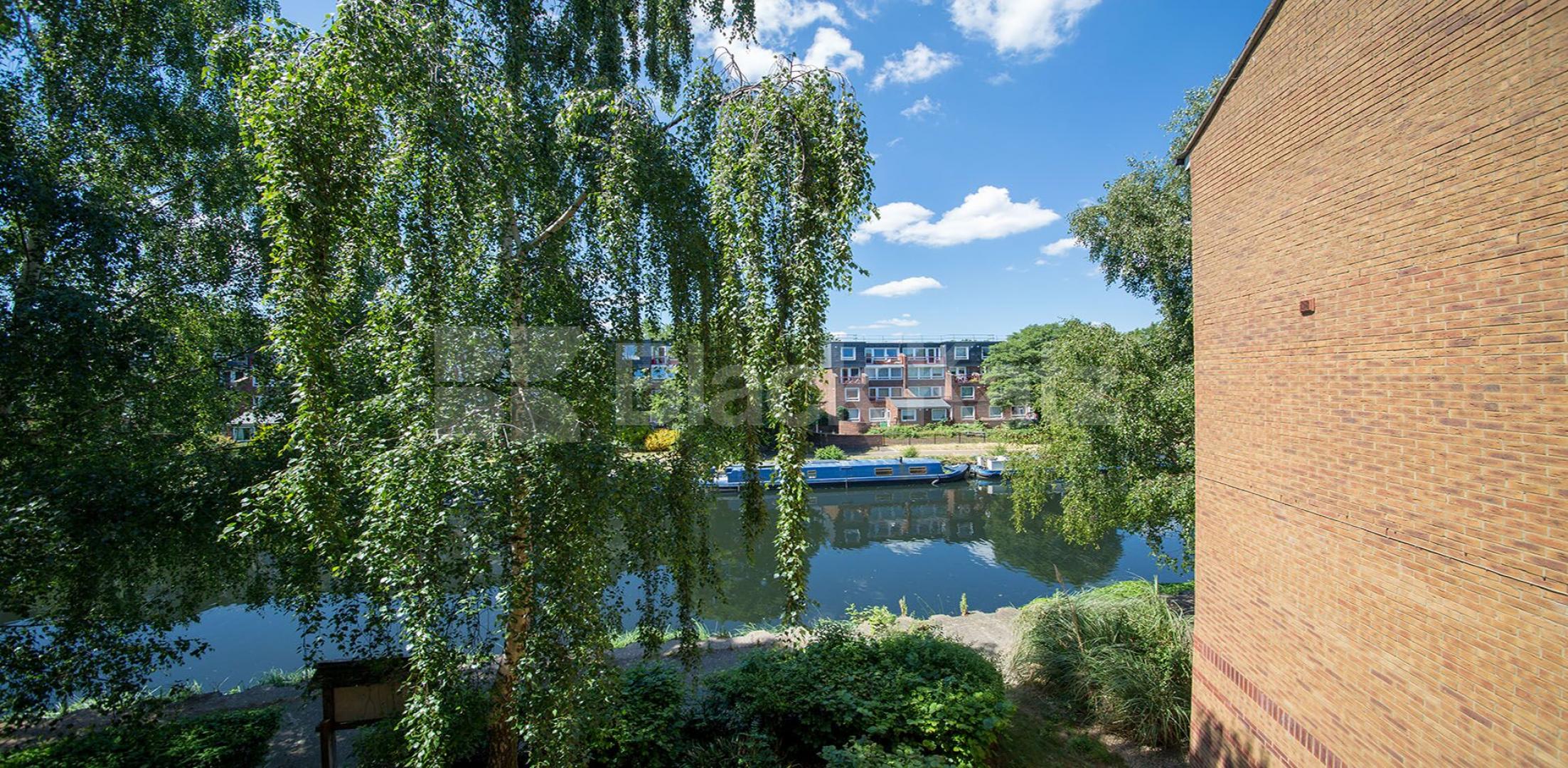 			New Instruction! Canal View!, 1 Bedroom, 1 bath, 1 reception Apartment			 Bream Close, Tottenham